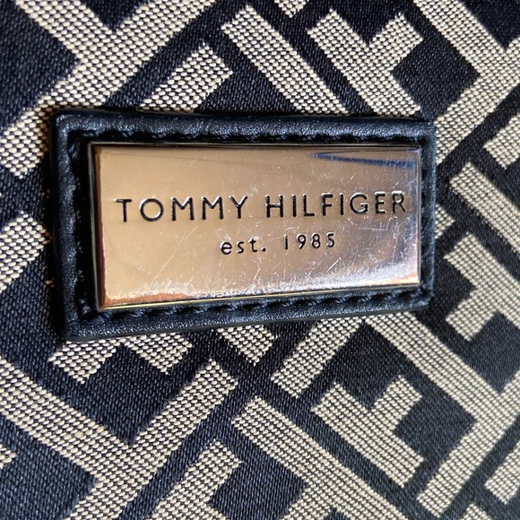 Tommy Hilfiger Purse And Wallet Set - Picture 3 of 4